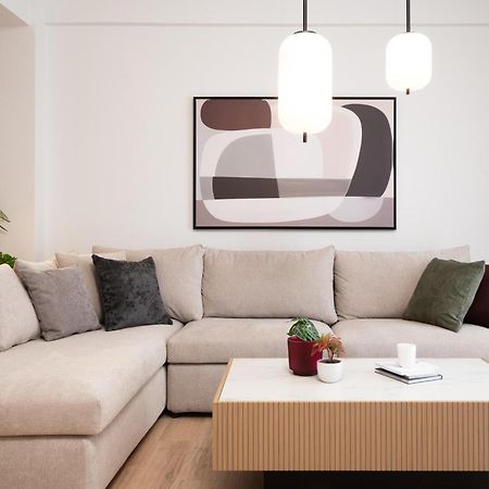 Luxury Apartment Next To The National Museum Atenas Exterior foto