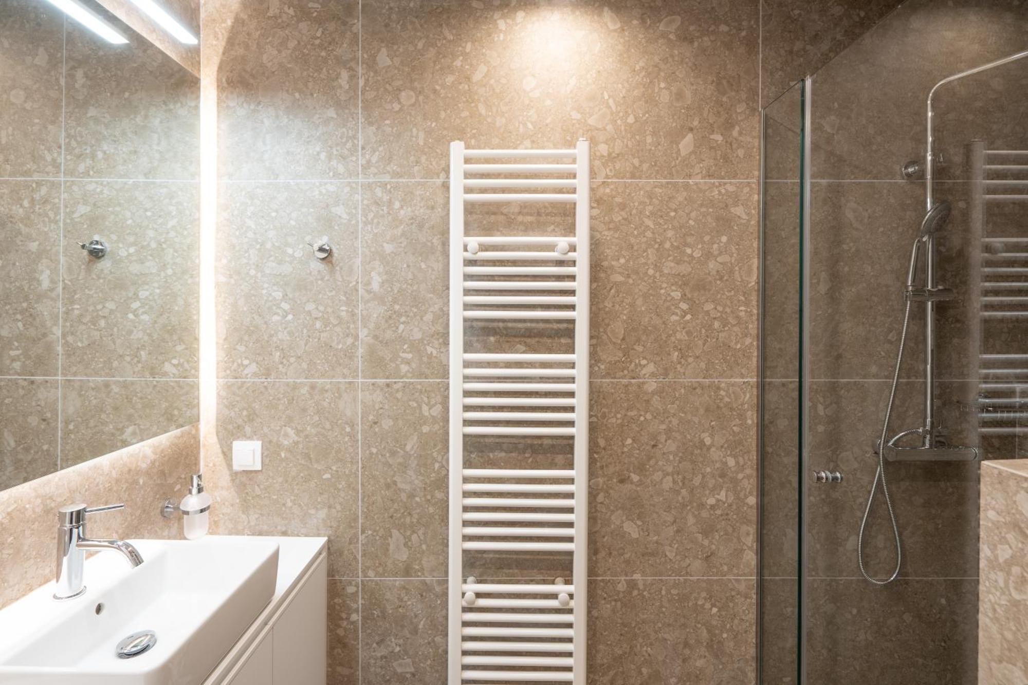 Luxury Apartment Next To The National Museum Atenas Exterior foto