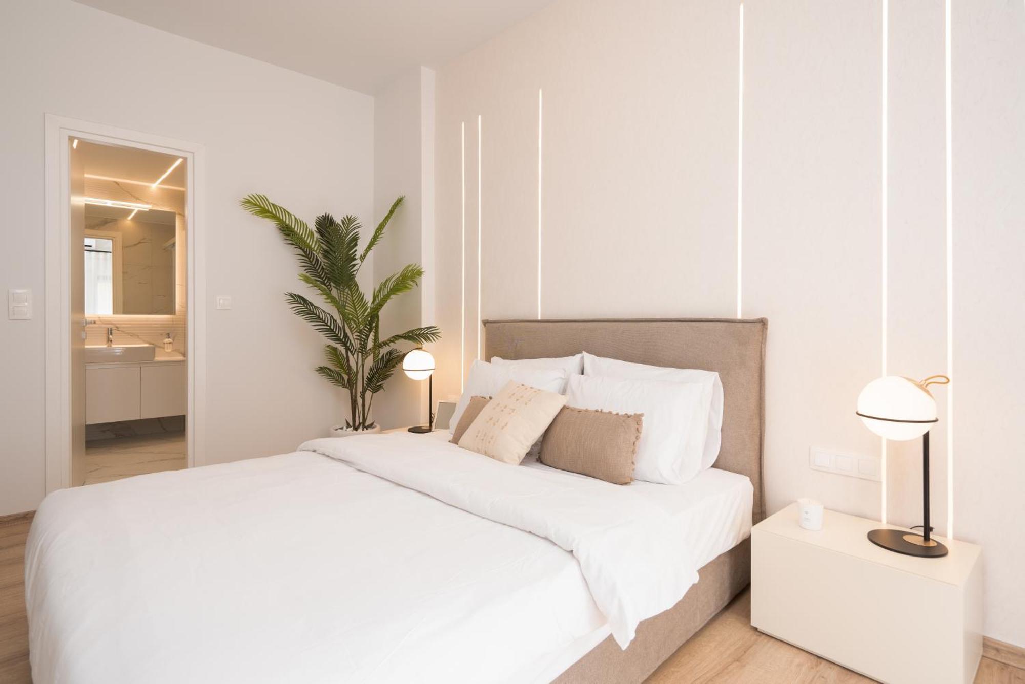 Luxury Apartment Next To The National Museum Atenas Exterior foto