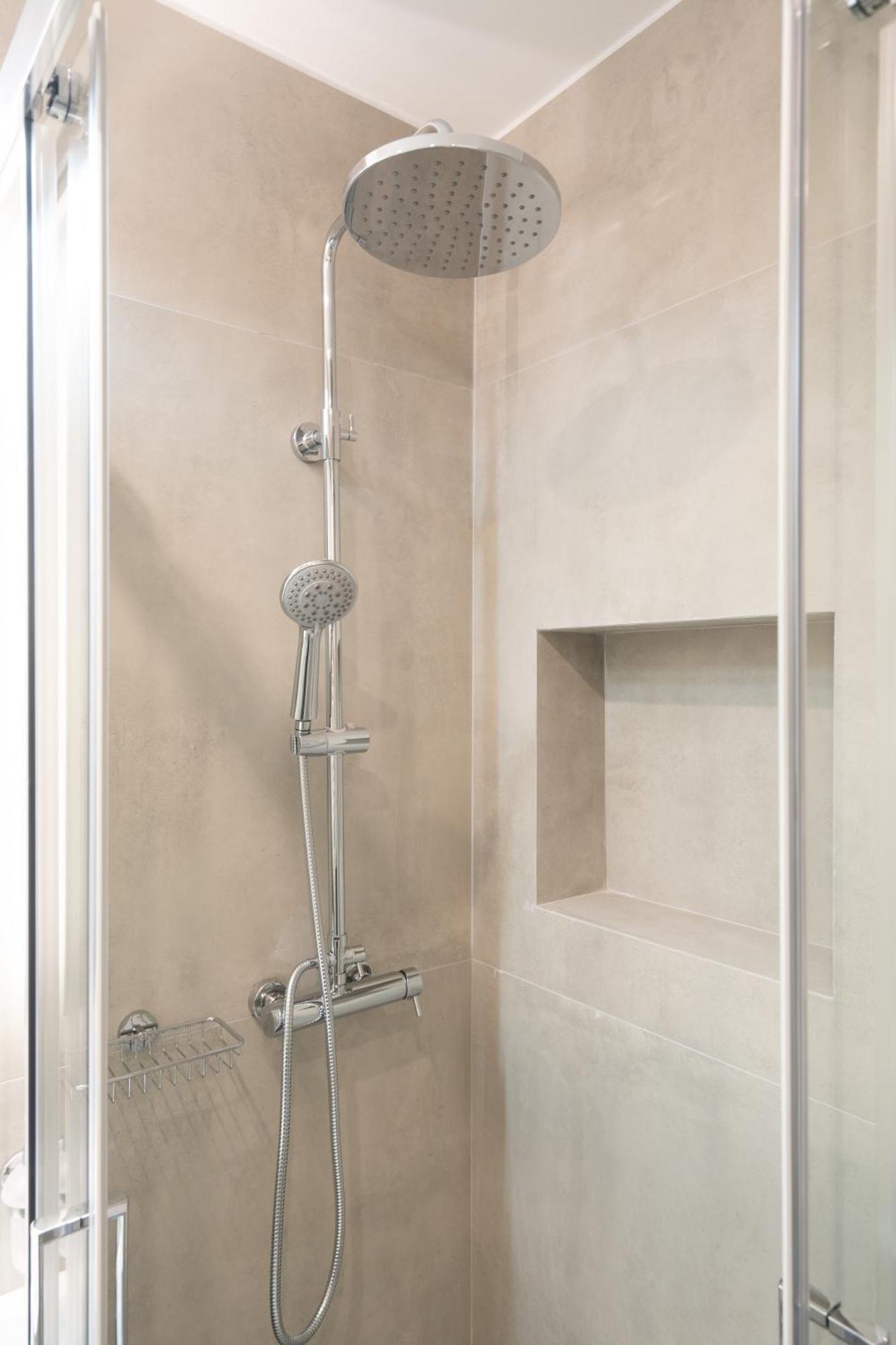 Luxury Apartment Next To The National Museum Atenas Exterior foto