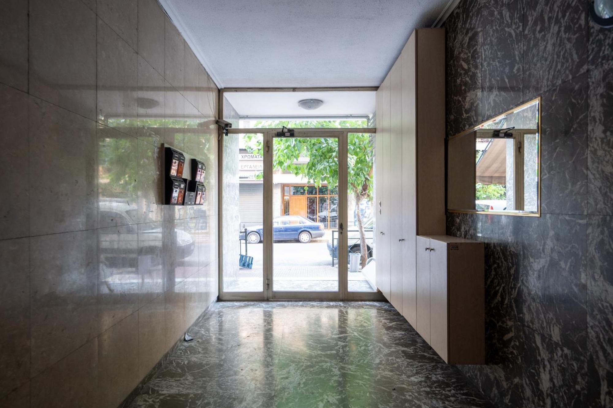 Luxury Apartment Next To The National Museum Atenas Exterior foto