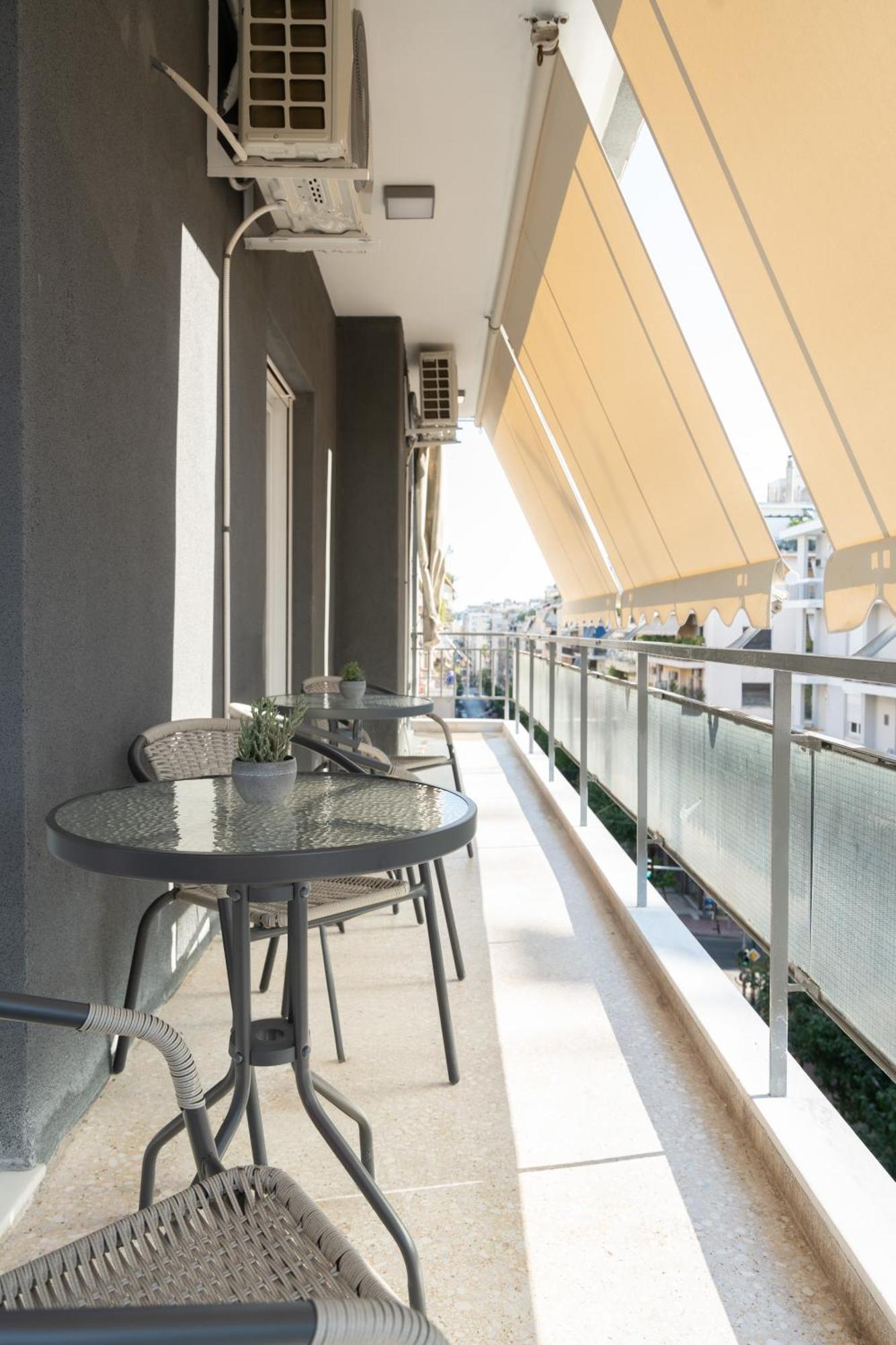 Luxury Apartment Next To The National Museum Atenas Exterior foto